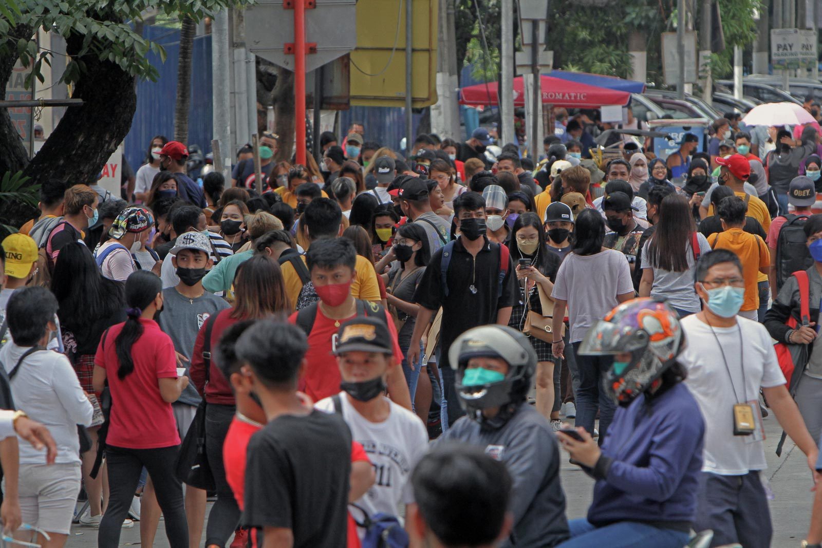 Outdoor wearing of face masks now optional in the Philippines