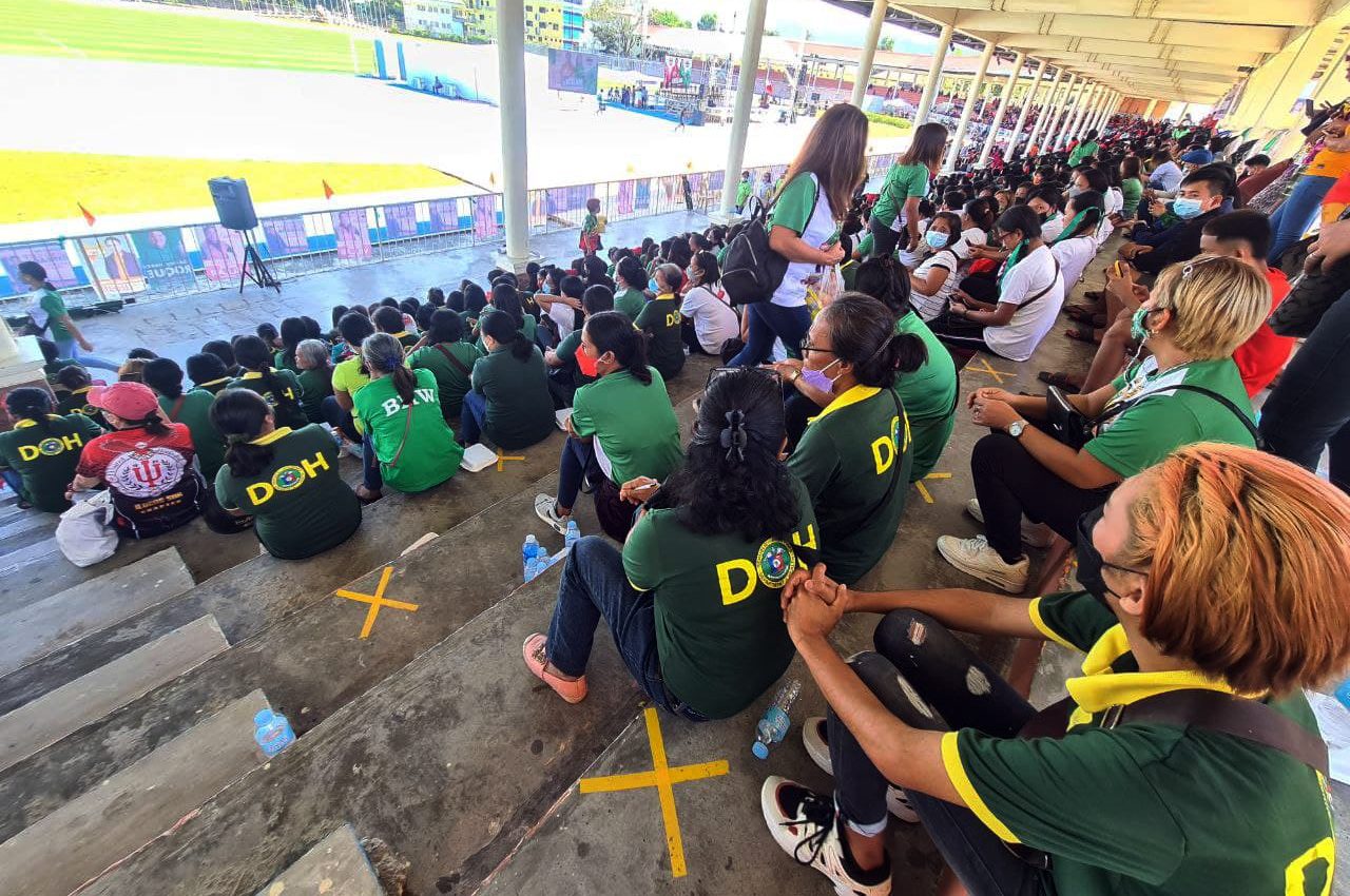 Barangay health workers  in Uniteam’s Ilocos Sur rally spark Twitter storm