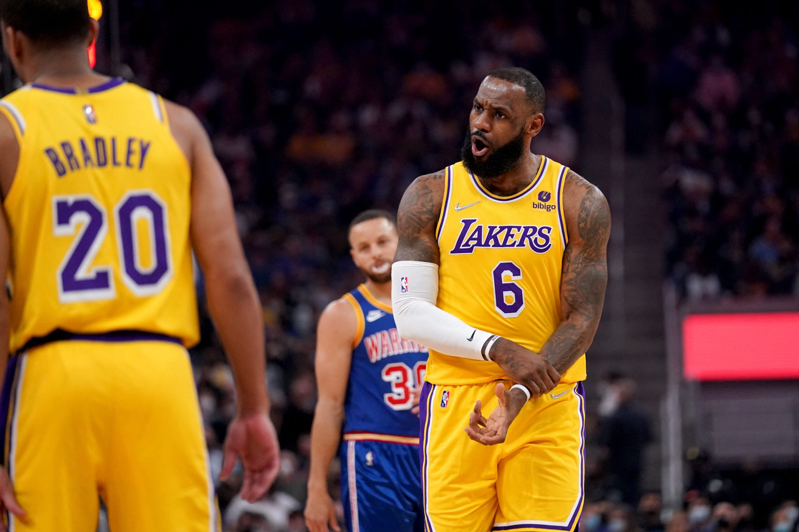 Jeanie Buss wants LeBron James to retire with Lakers