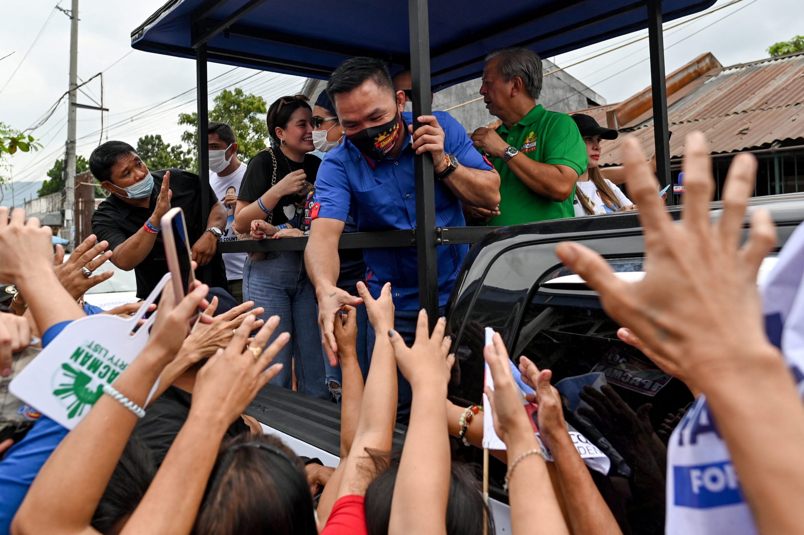 CAMPAIGN TRAIL: Pacquiao holds a rally in San Juan City