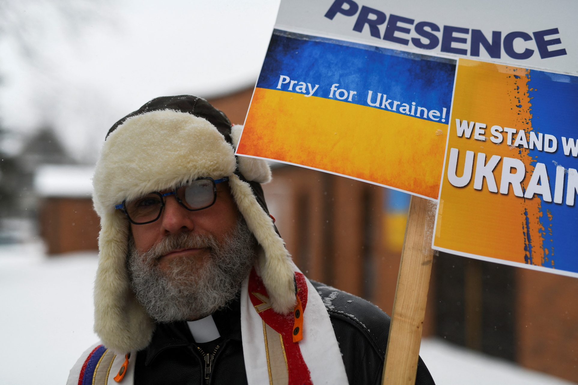 Ukrainians in US donate, campaign, and plan how family could get out