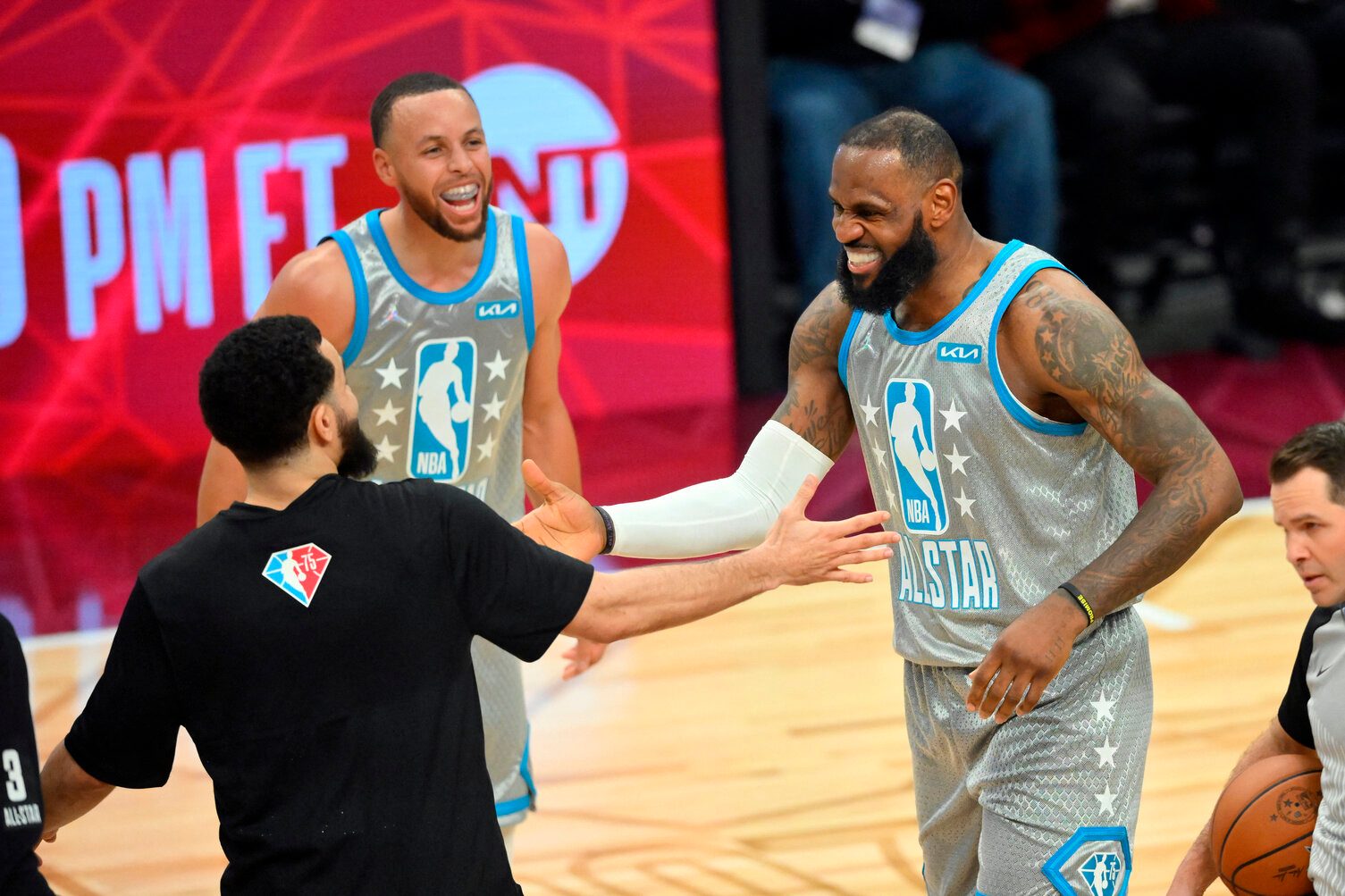 Warriors star Stephen Curry shares his ‘perfect’ message to LeBron James after All-Star Game victory