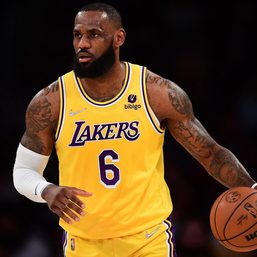 Lakers star LeBron James reacts to Bryce James’ epic windmill dunk