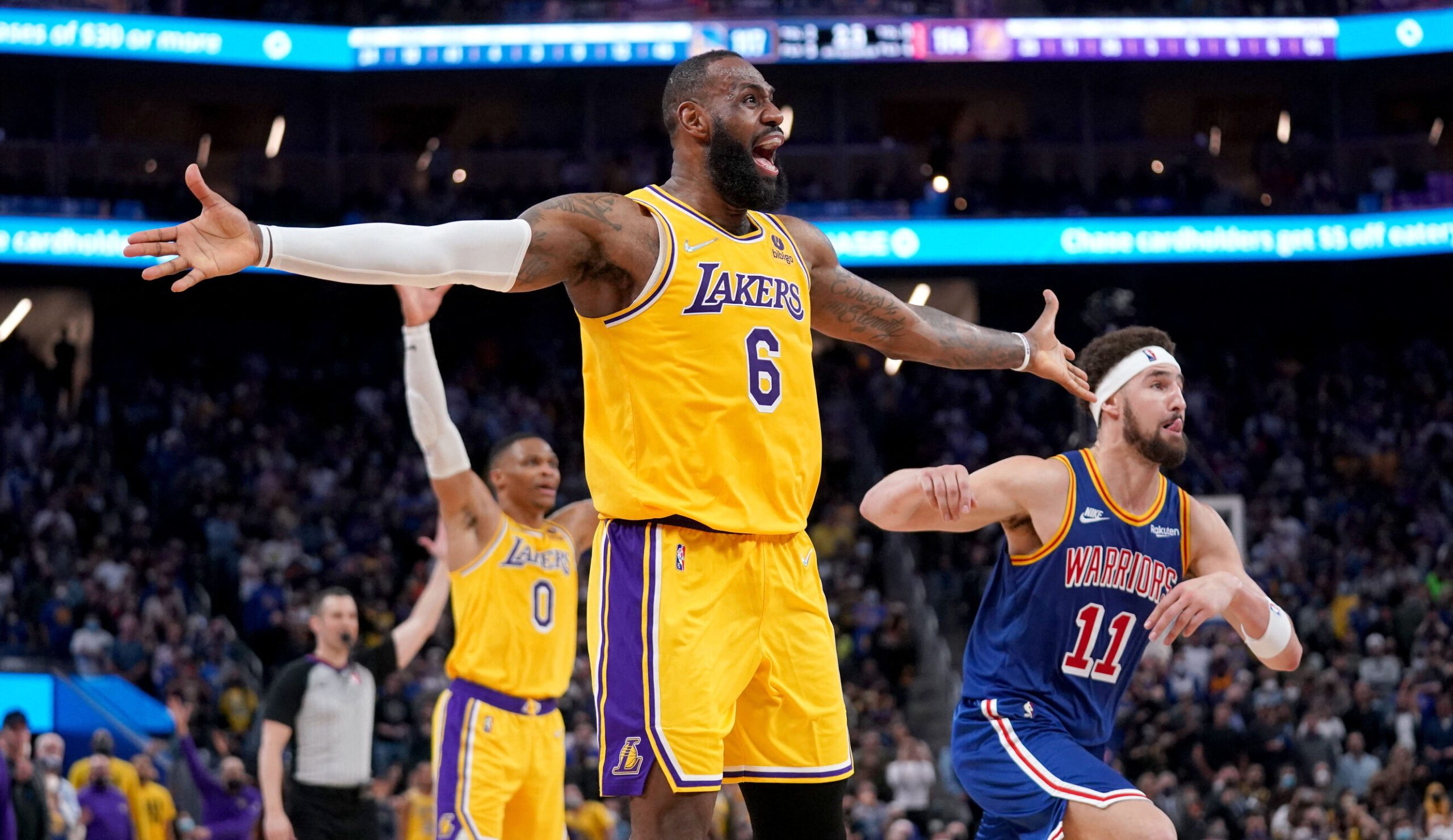 Klay Thompson’s big night just enough as Warriors hold off Lakers