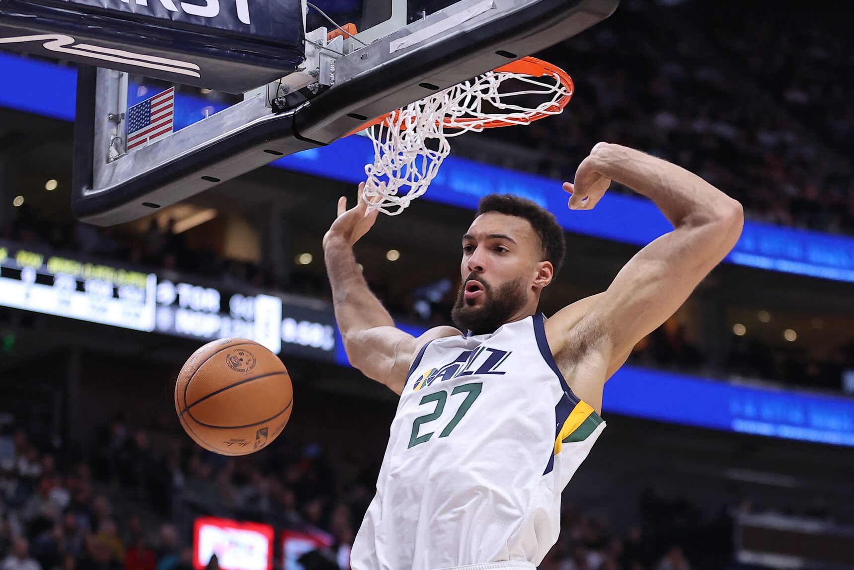 Rudy Gobert returns, then gets ejected as Jazz rout Rockets