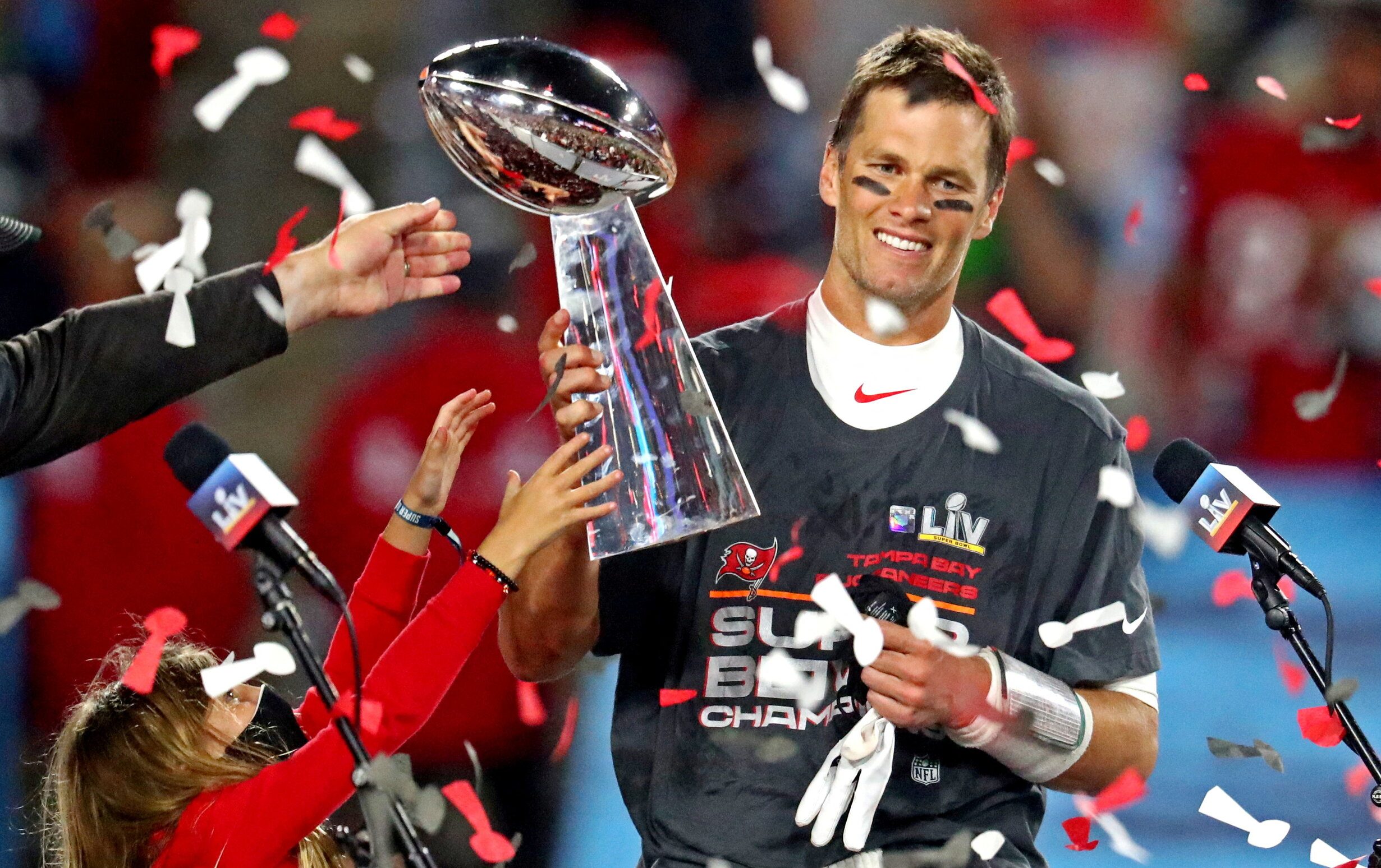 Tom Brady thanks Pats after initially omitting them in retirement post