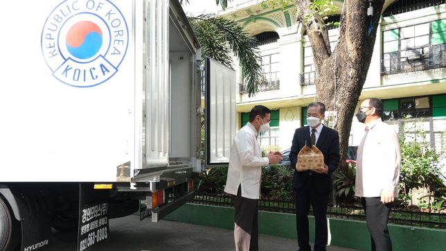 Korea donates cold-storage vehicles for Philippines’ vaccine drive