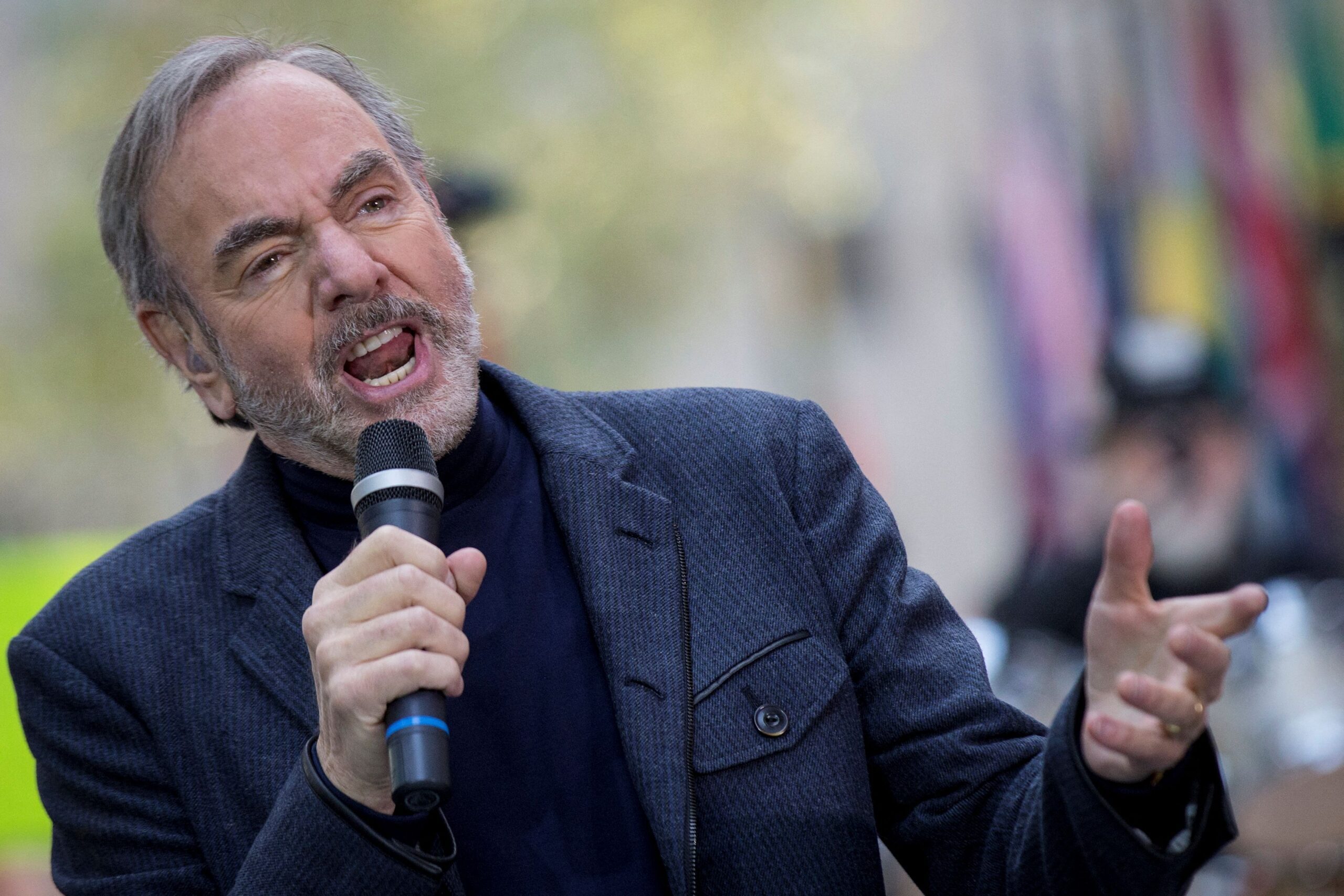 Hitmaker Neil Diamond sells entire song catalogue to Universal Music Group