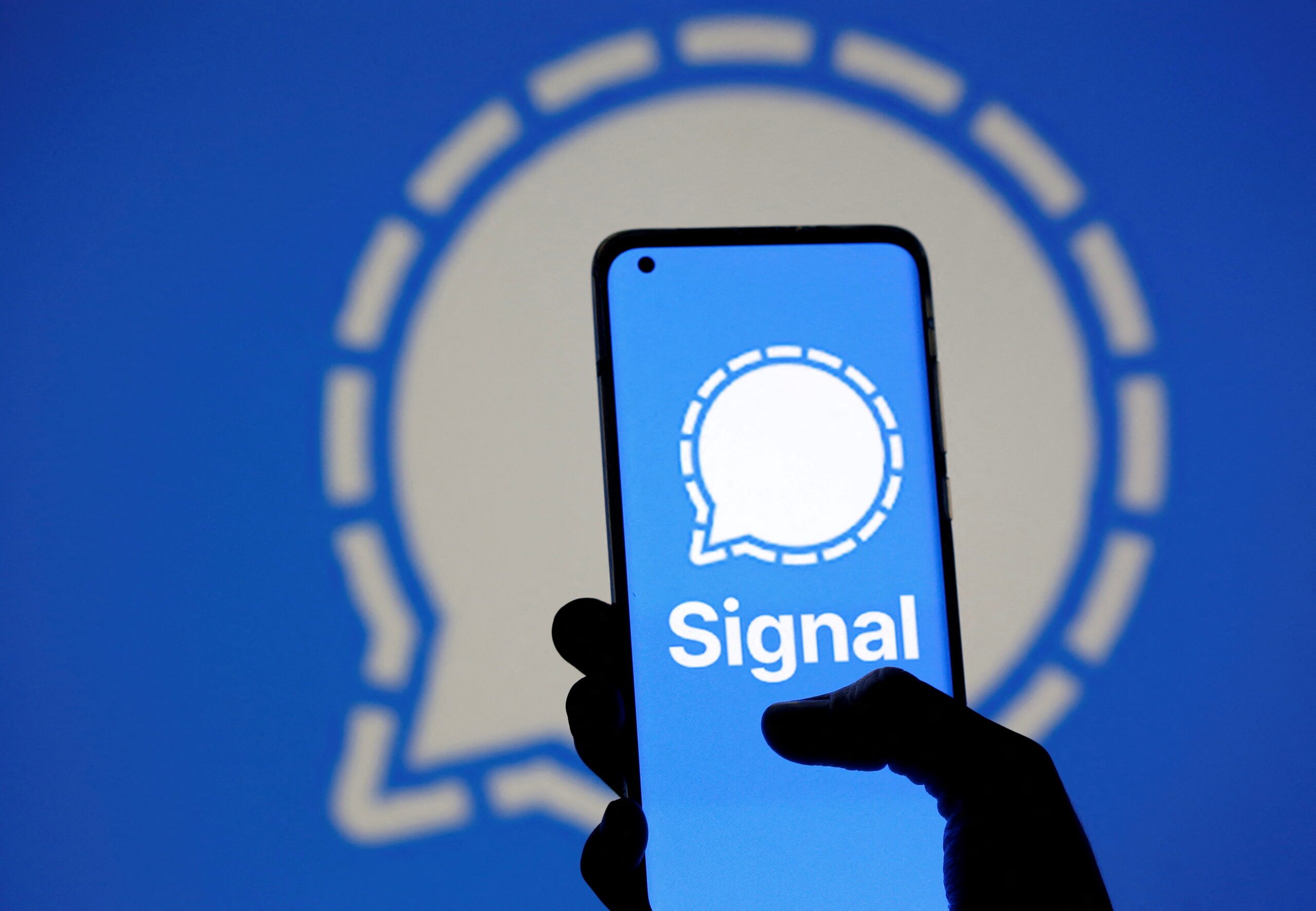 Signal says messages circulating about app’s hacking false