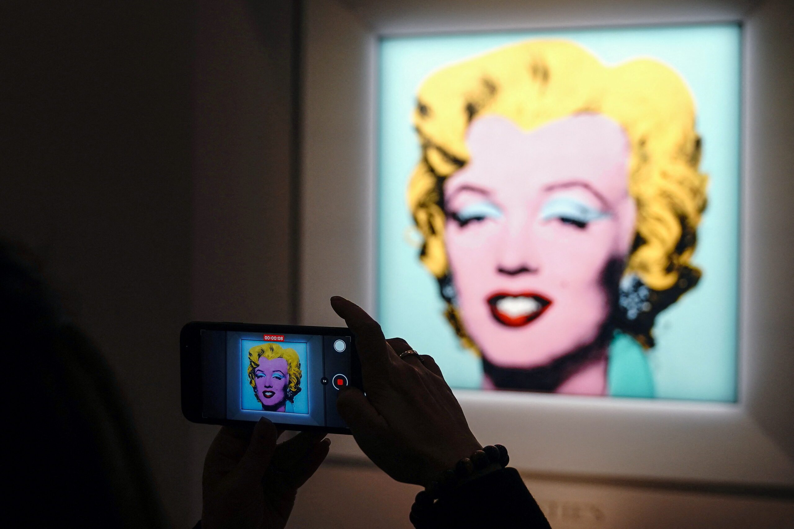 Warhol painting of Marilyn Monroe expected to fetch $200 million at auction