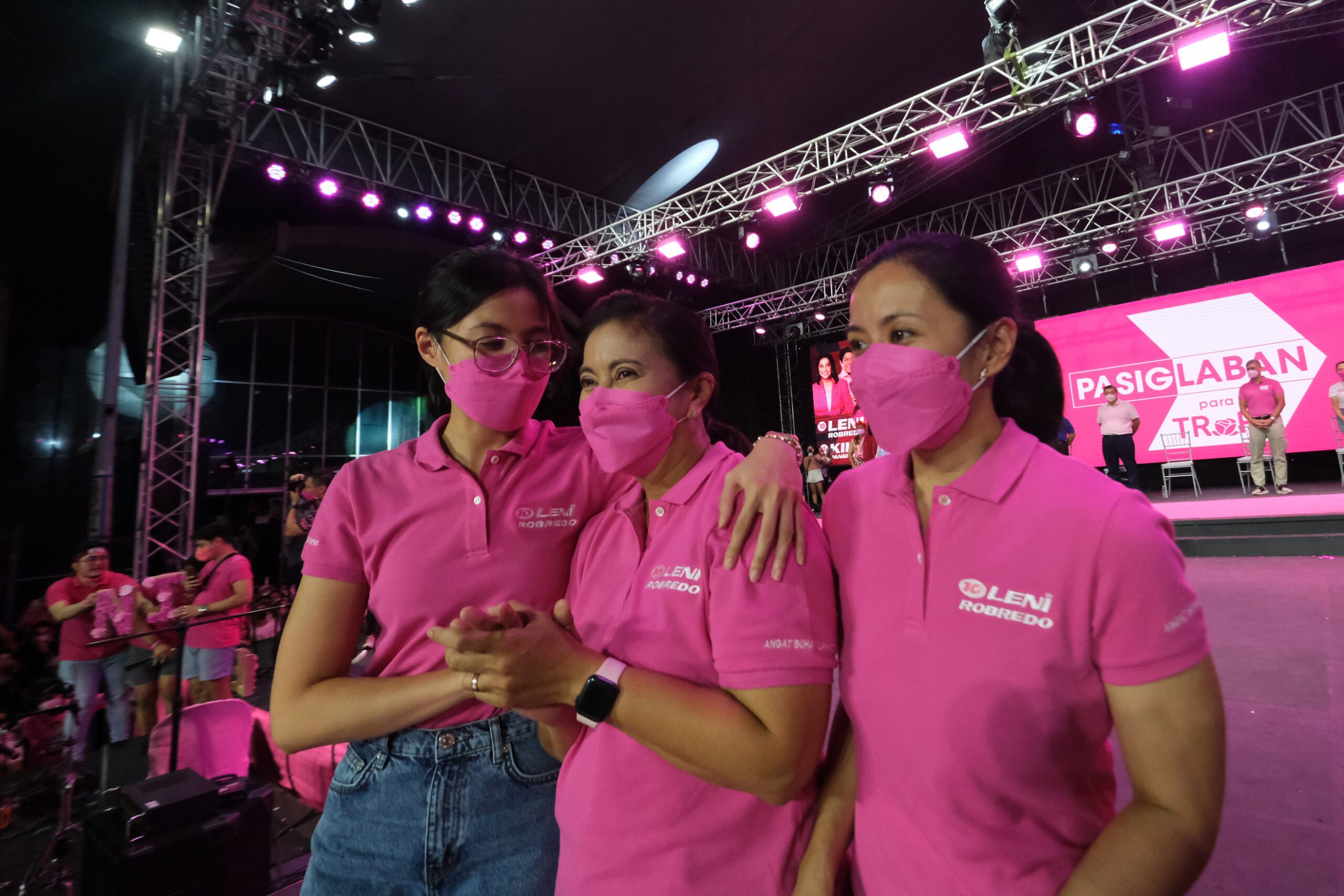 Robredo daughters to ‘Kakampinks’: Stop name-calling, convert unconvinced