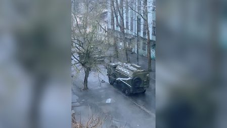 Russian troops enter strategic Ukrainian port of Kherson