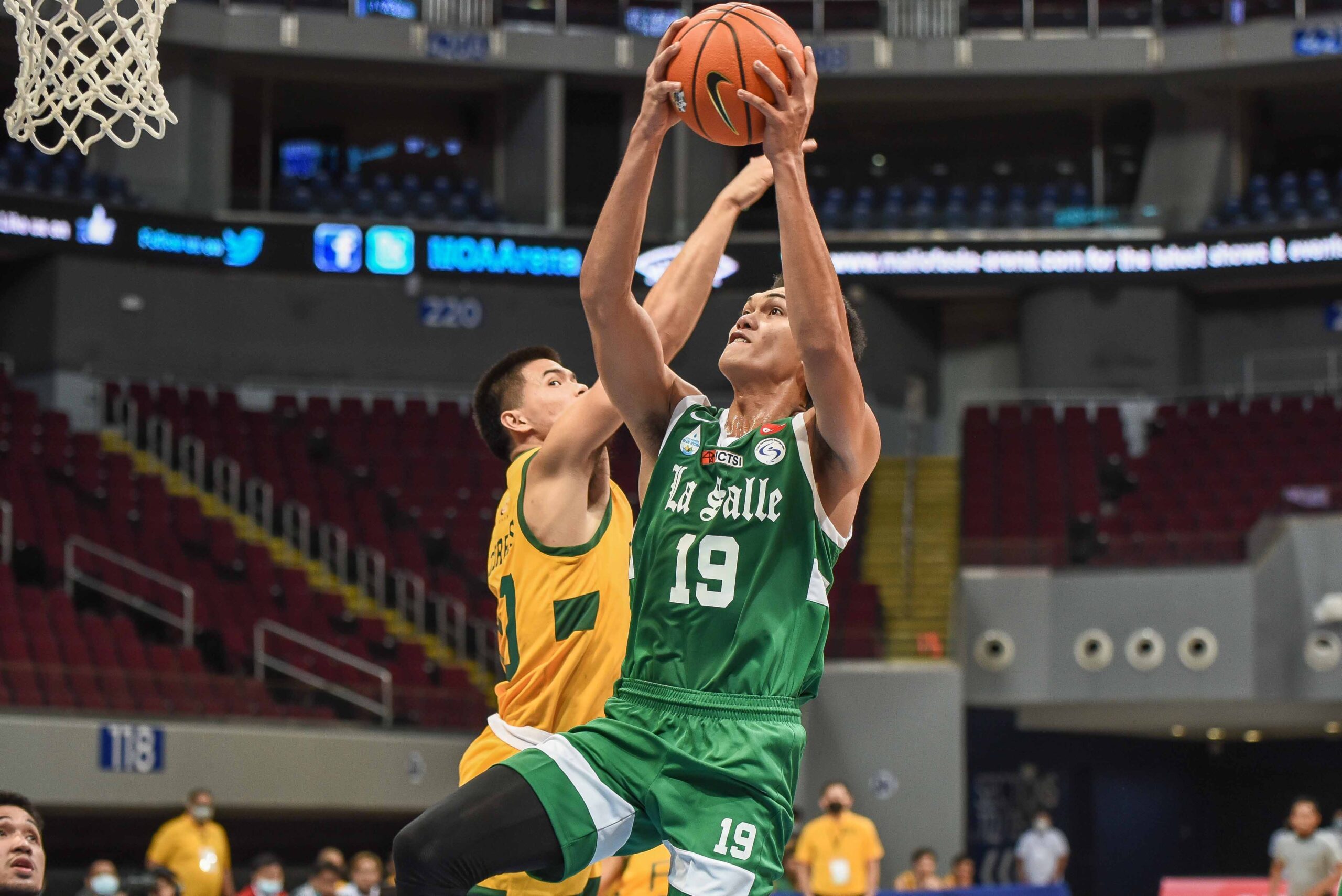 Baltazar dominates as La Salle outlasts FEU for 3rd straight win