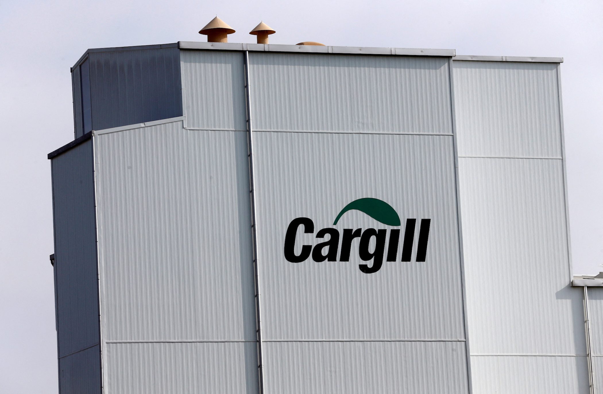 Cargill, ADM to scale back business in Russia, keep open food facilities