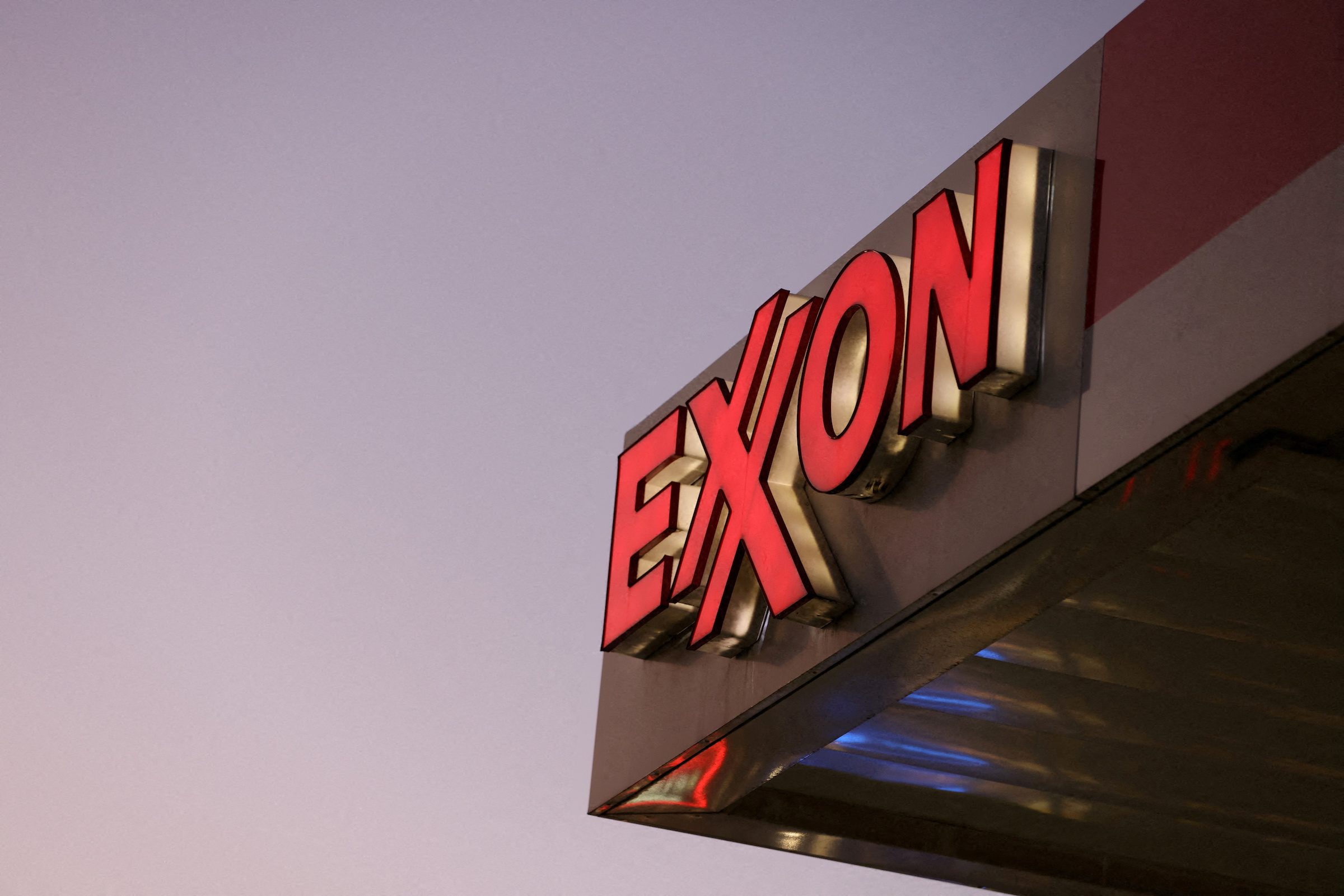 Exxon Mobil removing US citizen employees from Russia – sources