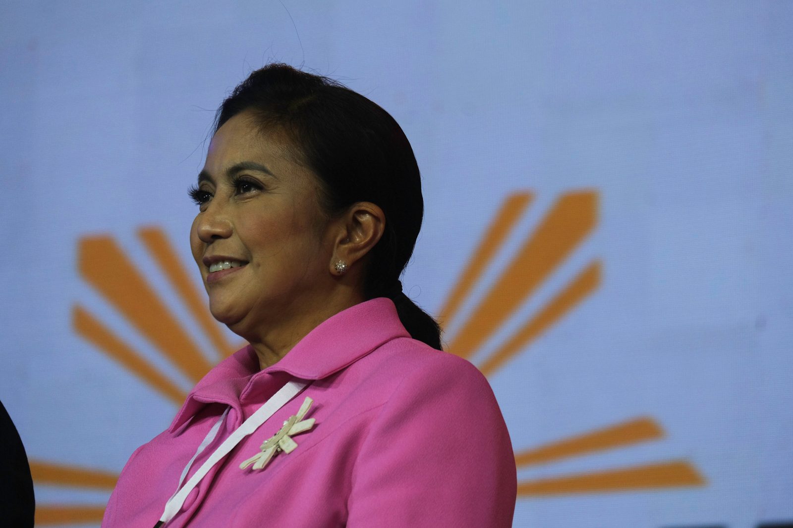 At Comelec debate, Robredo flexes why ‘best man for the job is a woman’