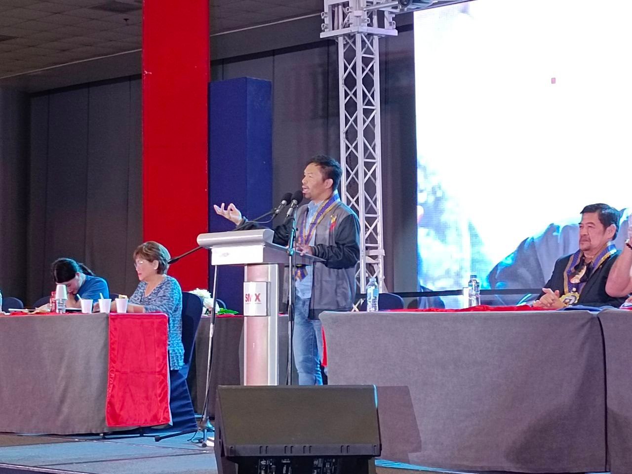 Pacquiao woos Calabarzon barangay leaders