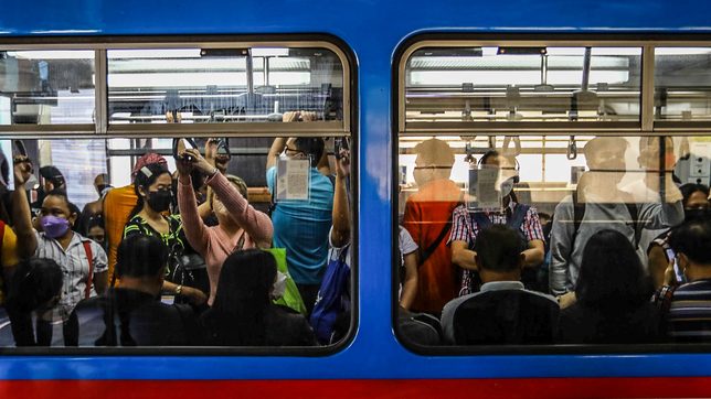 MRT3 apologizes to commuter for damaged laptop but says not liable for it