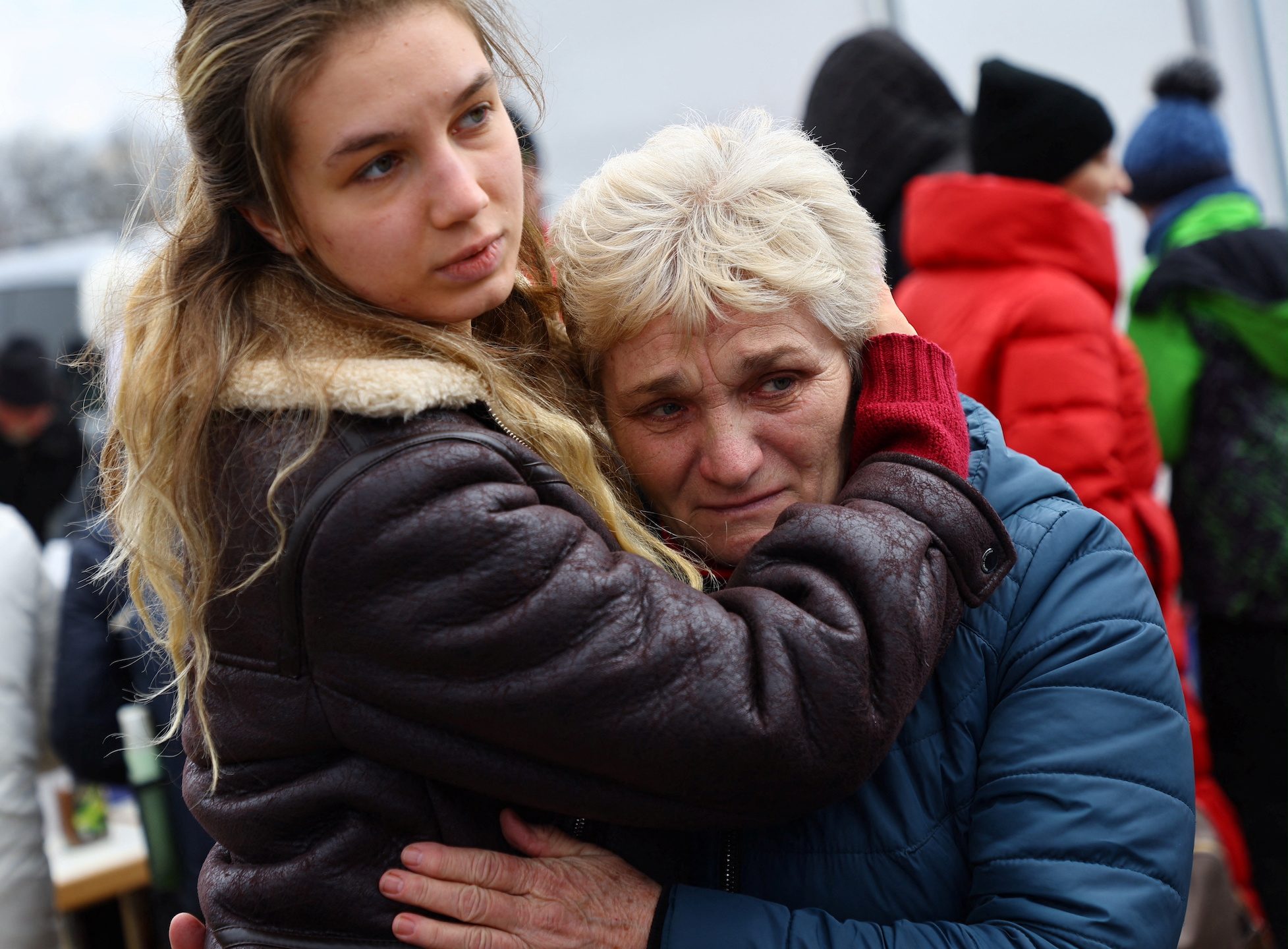 Host nations boost aid effort as thousands more Ukrainians flee across borders