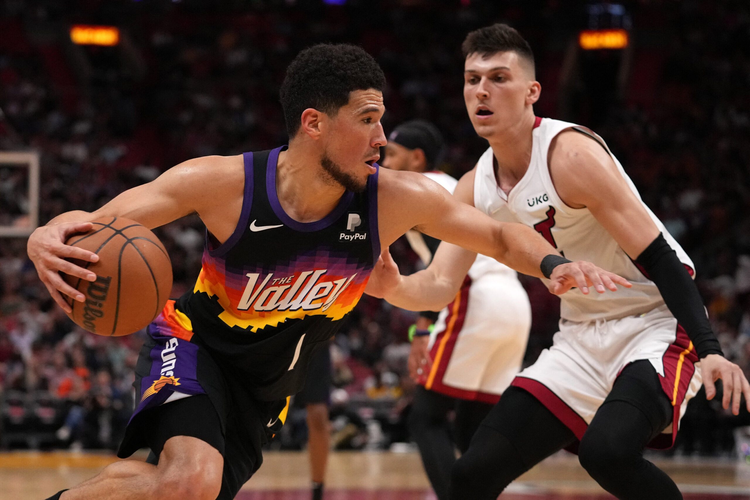 Suns first team to clinch playoff spot with rout of Heat