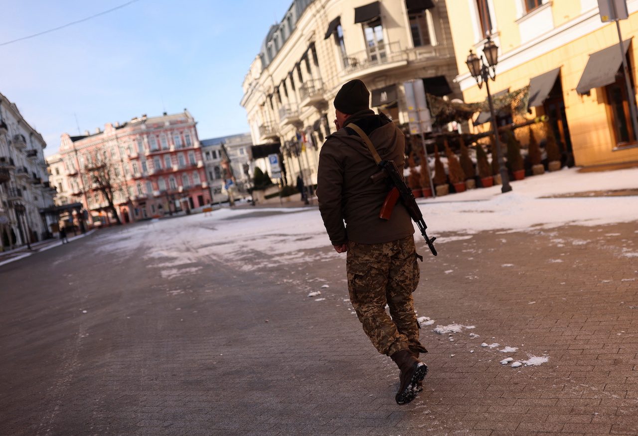 Ukraine says evacuations threatened again as fighting rages outside Kyiv
