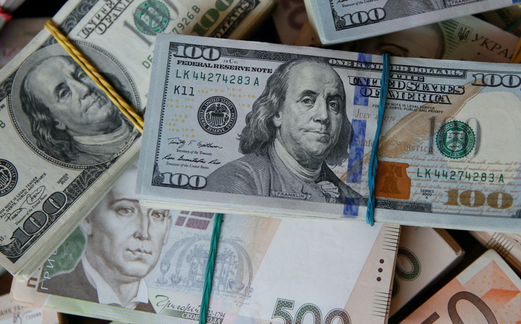 Ukraine devalues hryvnia currency by 25% against US dollar