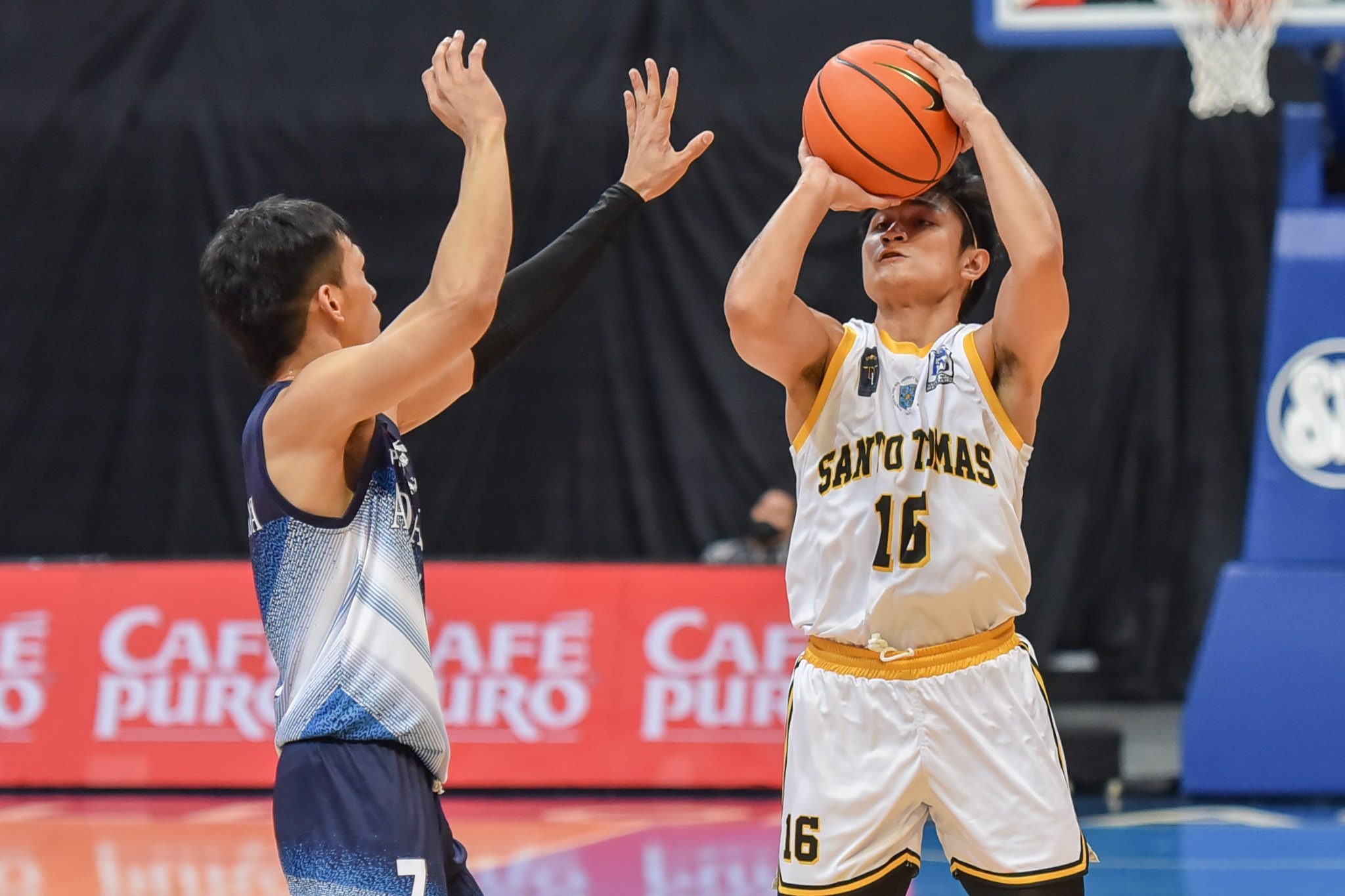 Manalang lifts UST past Adamson for 2nd straight win