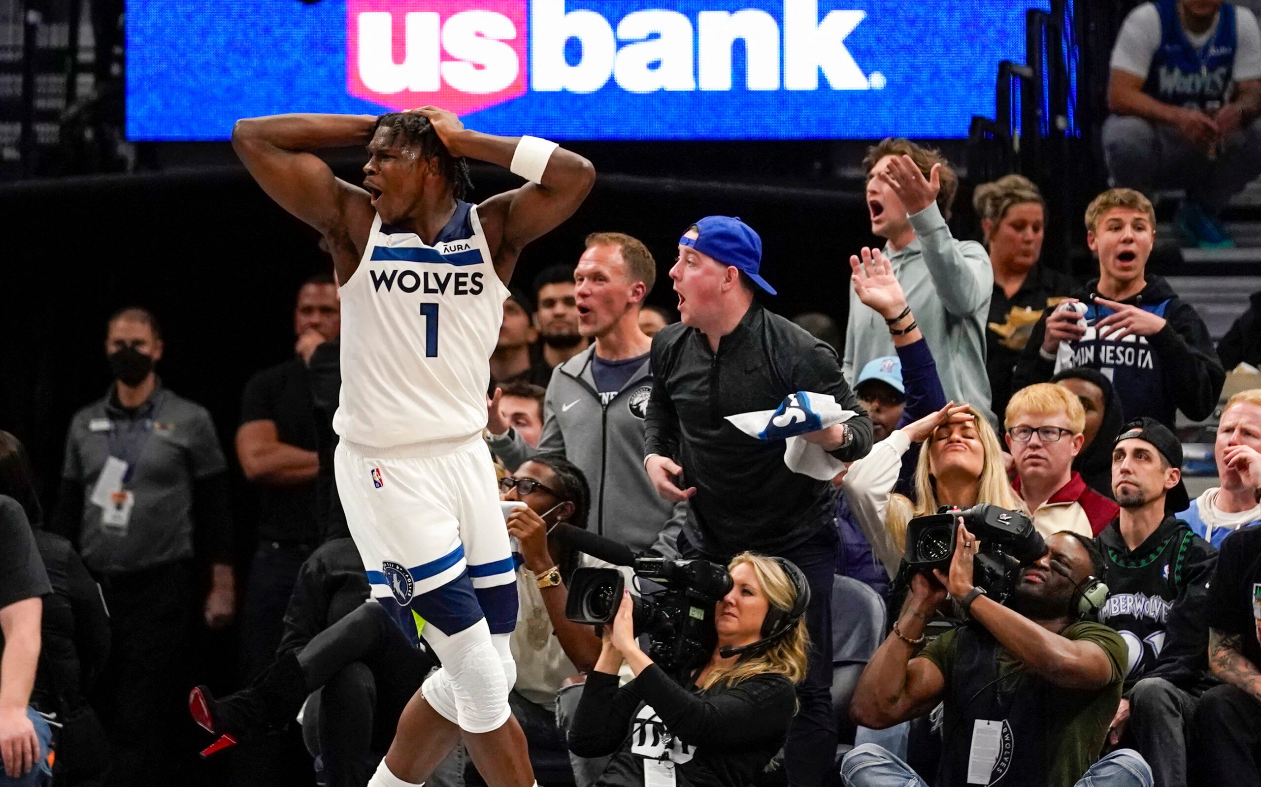 Wolves claw past Clippers to earn rare playoff berth