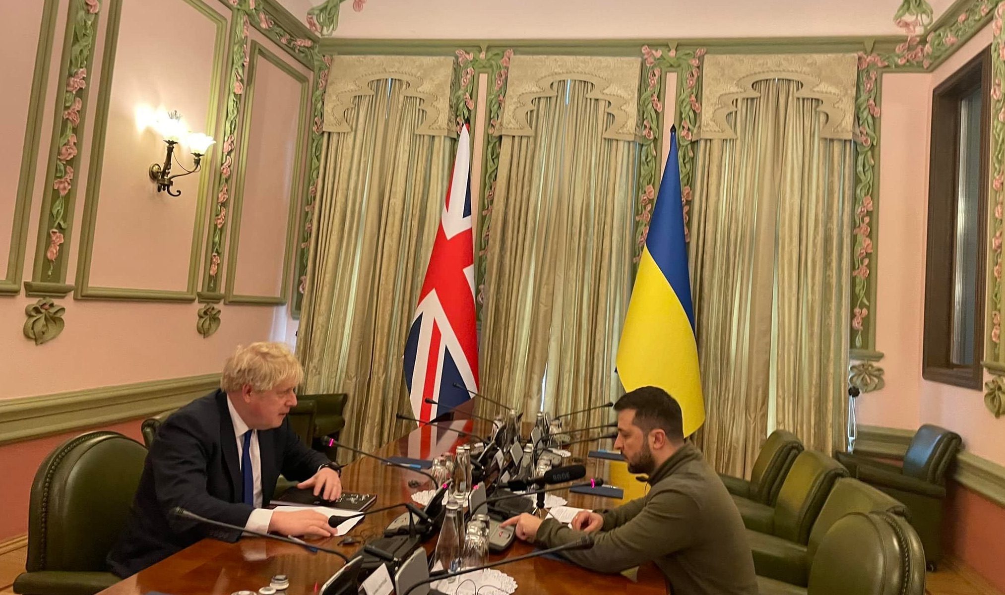 Ukraine President Zelenskiy meets British PM Johnson in Kyiv
