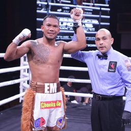 Marcial stops Hart in 4th round after hitting the canvas 3 times