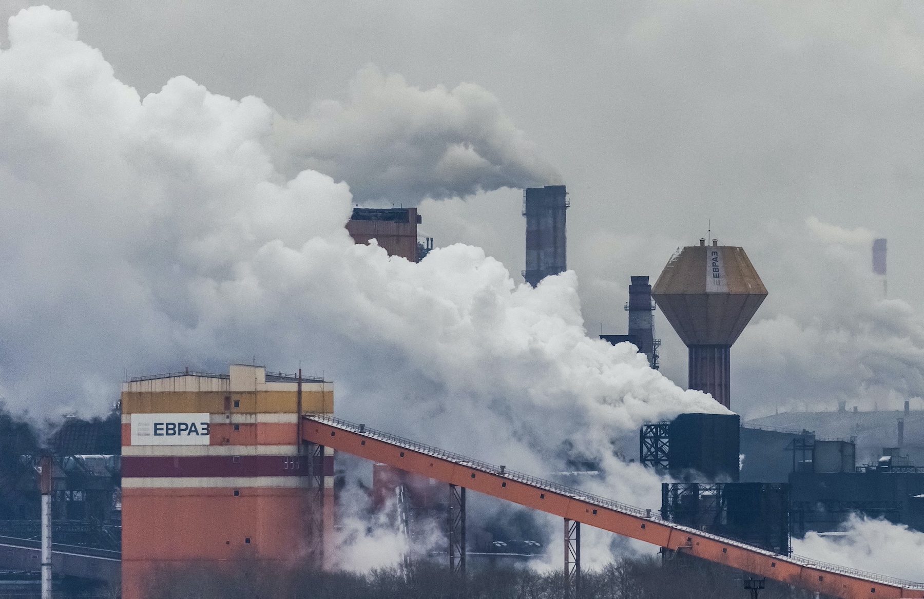 UK-listed Evraz abandons coal assets demerger after Russia sanctions