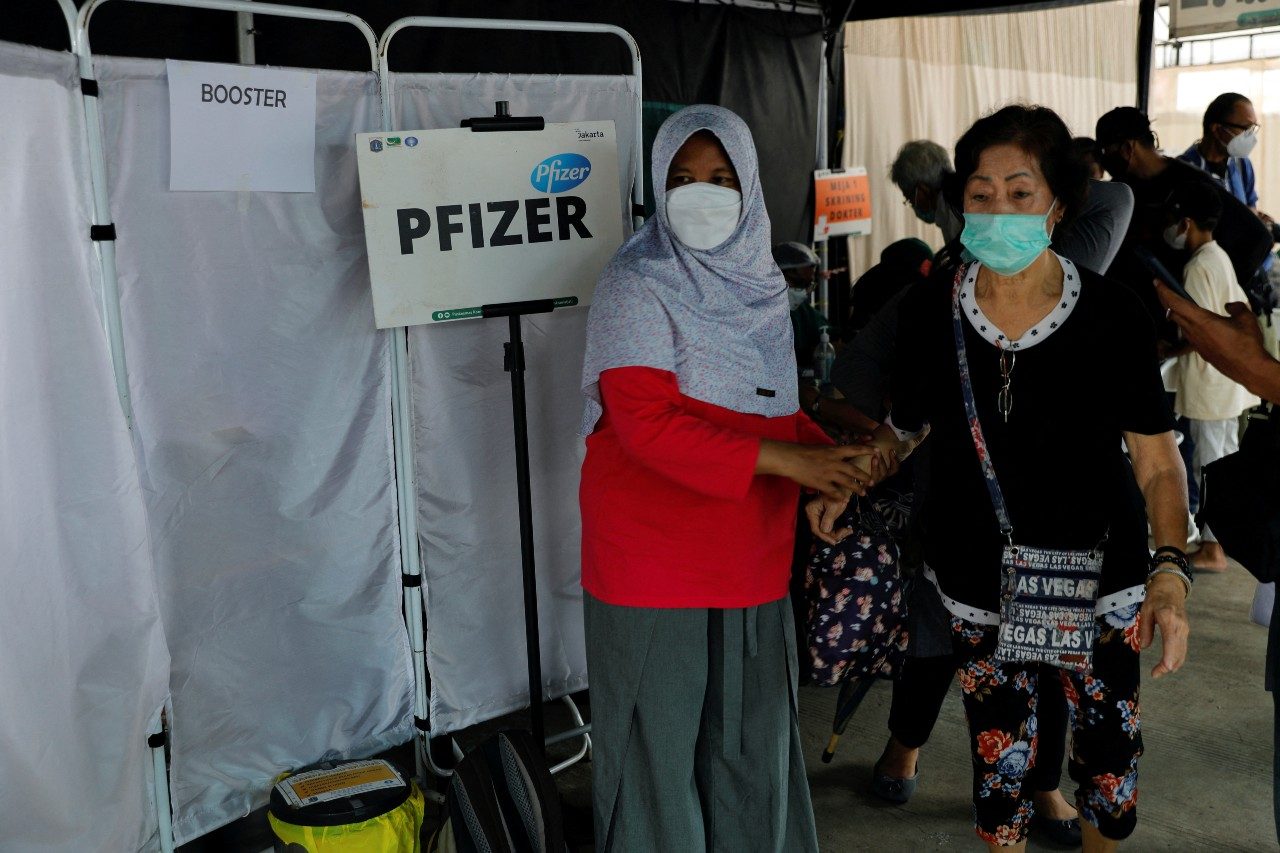 How disinformation is fanning vaccine fears in Indonesia