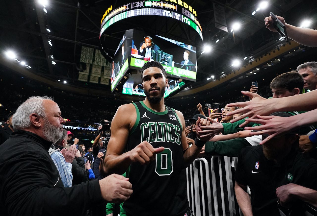 Tatum beats buzzer to lift Celtics past Nets in Game 1