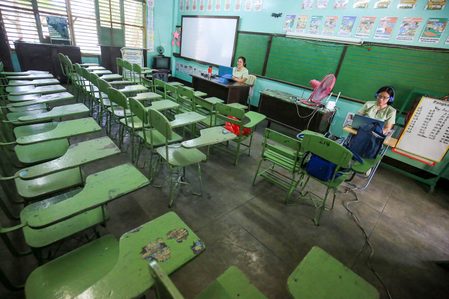 Overtime pay, no admin tasks: Sara Duterte promises more benefits for teachers