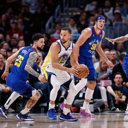 Stephen Curry pours in 30 as Warriors knock out Nuggets
