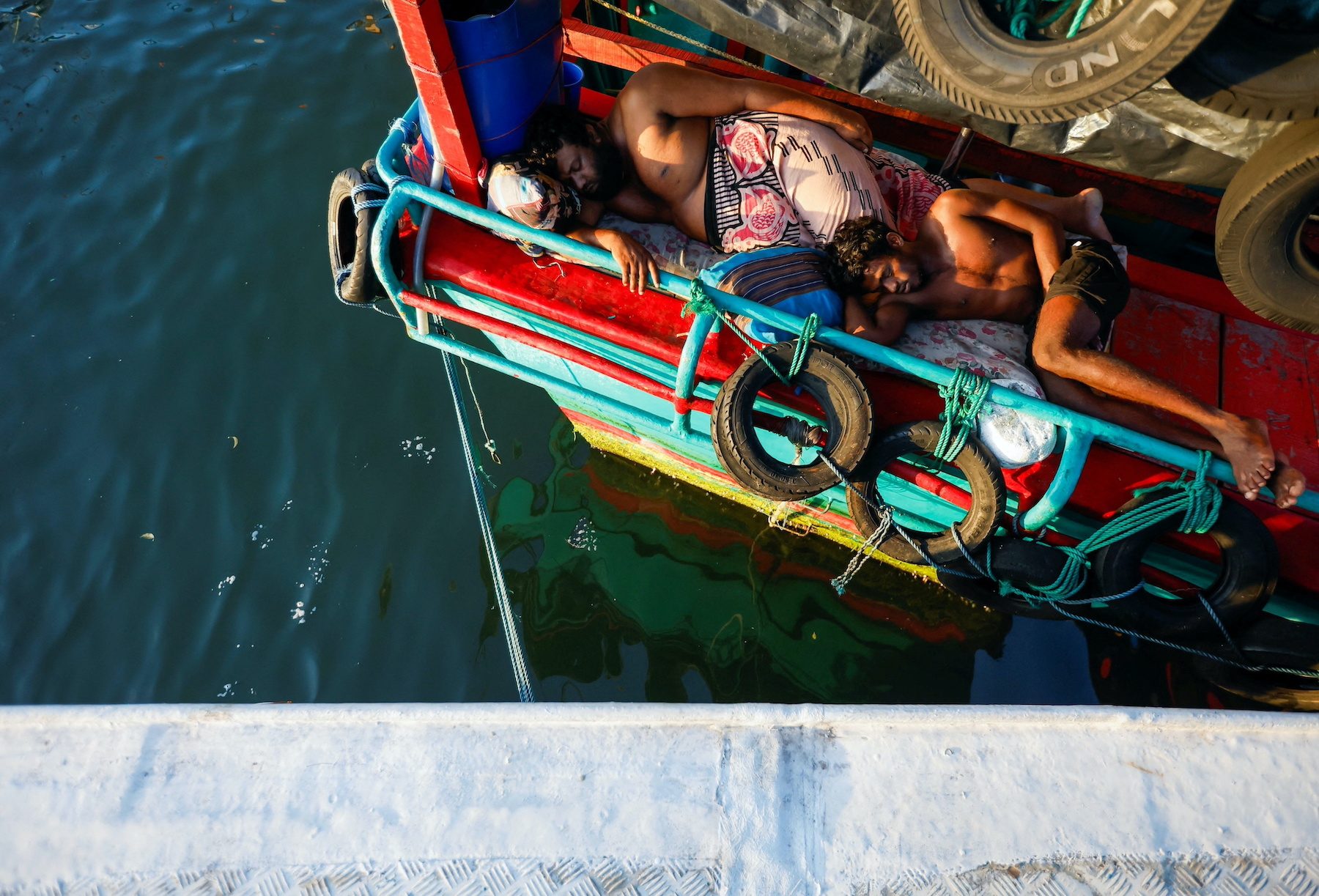 Life ‘very hard’ for Sri Lanka fishermen in financial squall