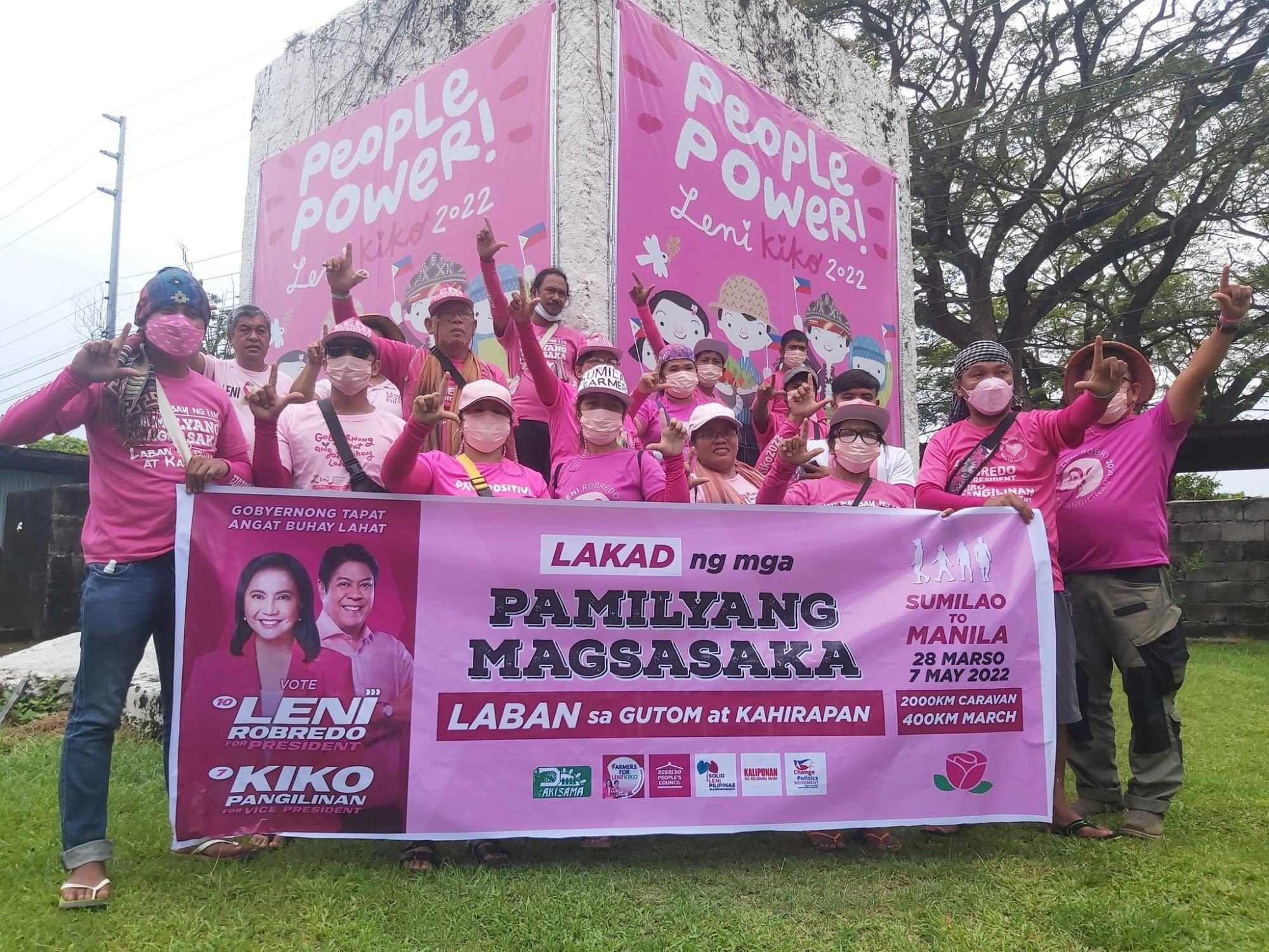 Sumilao farmers join ‘house-to-house’ campaign for Leni-Kiko in Dumaguete