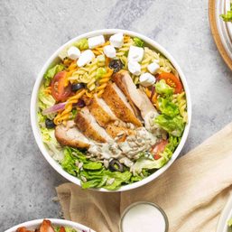 Go green with SaladStop’s 2 new salad bowls