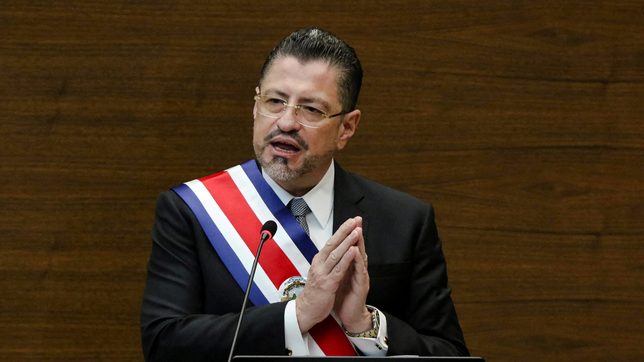 Costa Rica’s new president takes office, vows to tackle debt