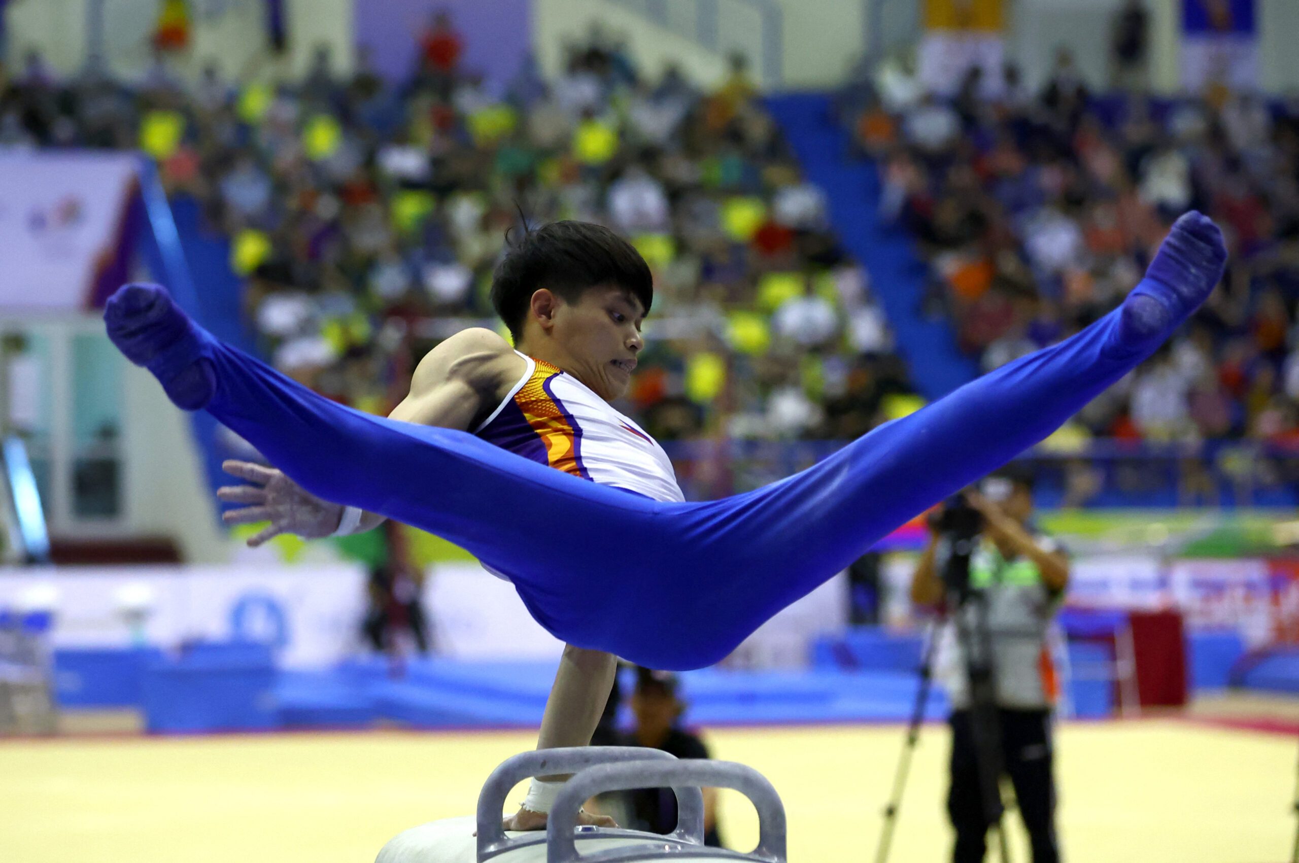 Carlos Yulo crashes out of SEA Games pommel race, fails to avenge 2019 silver