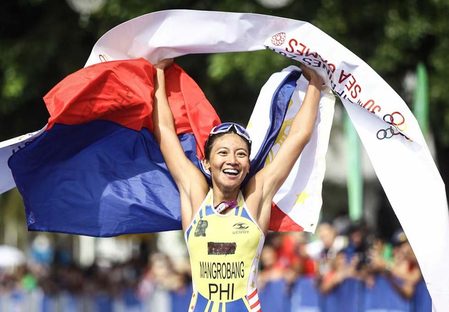 Double gold for Kim Mangrobang as PH tops women’s duathlon