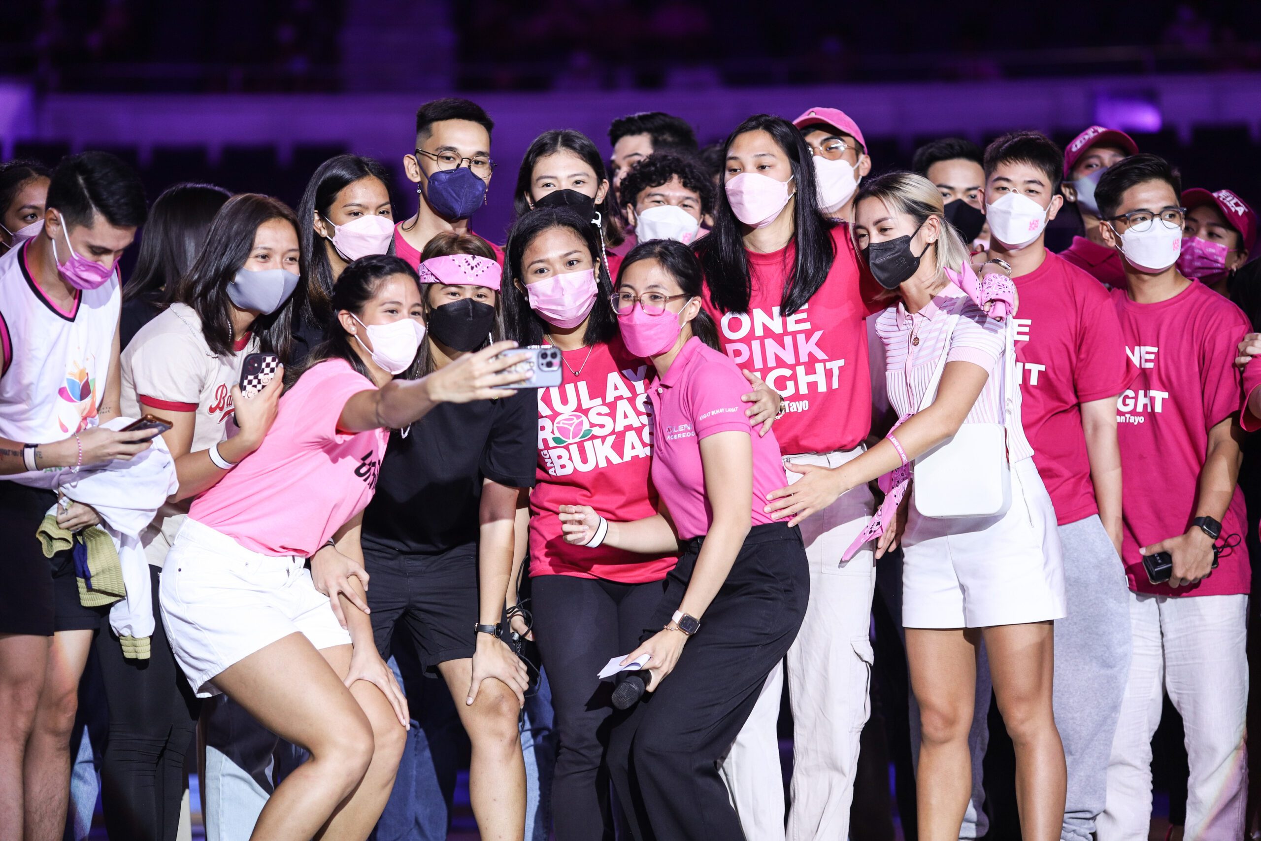 IN PHOTOS: Athletes show force for Leni-Kiko in ‘Angatleta sa Araneta’ event