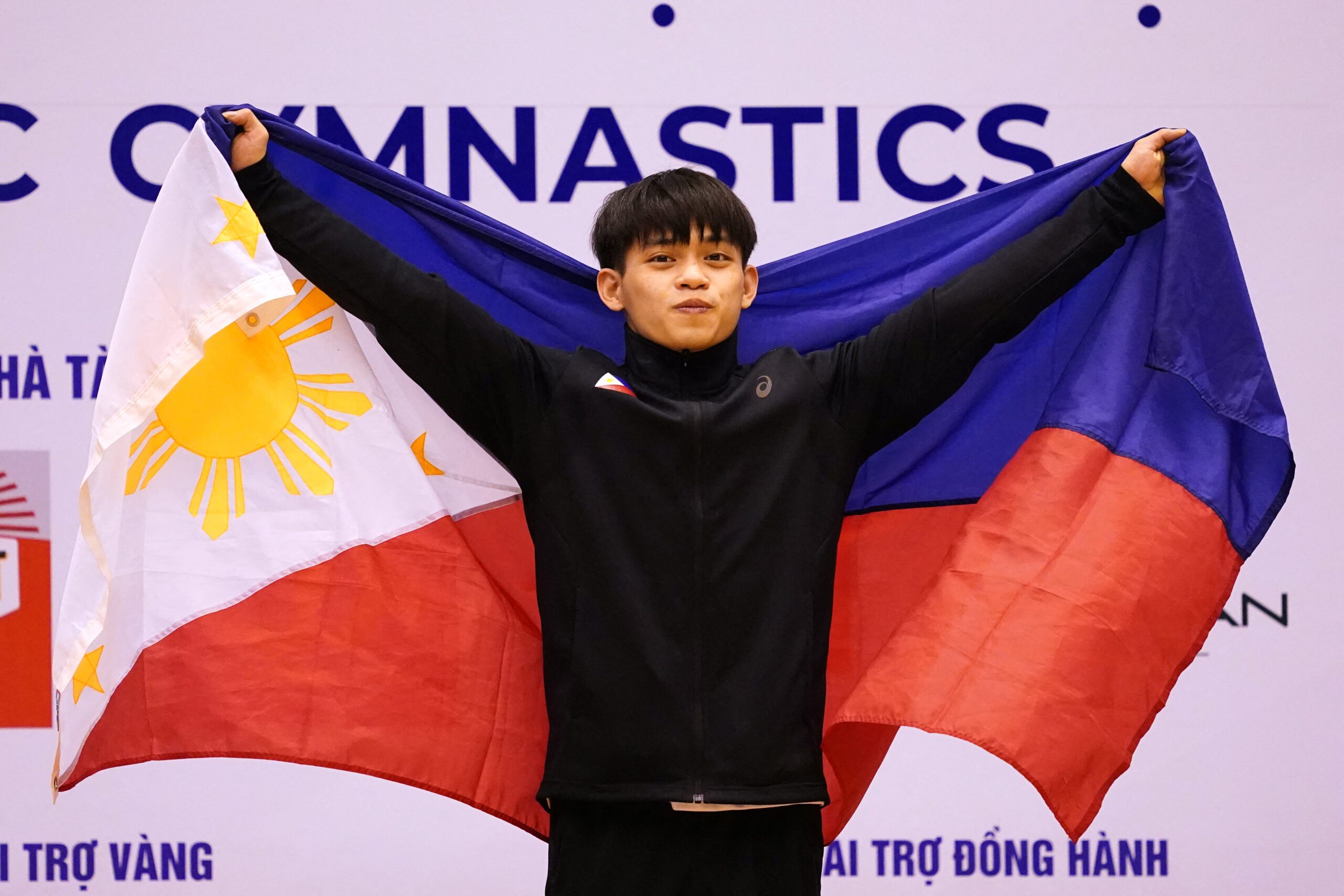 POC gives P11 million in bonuses to Vietnam SEA Games medalists