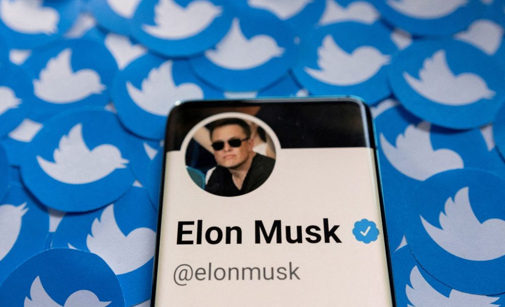 Musk says Twitter may charge slight fee for commercial, government users