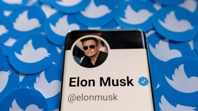 Musk reverses course, again: He’s ready to buy Twitter, build ‘X’ app