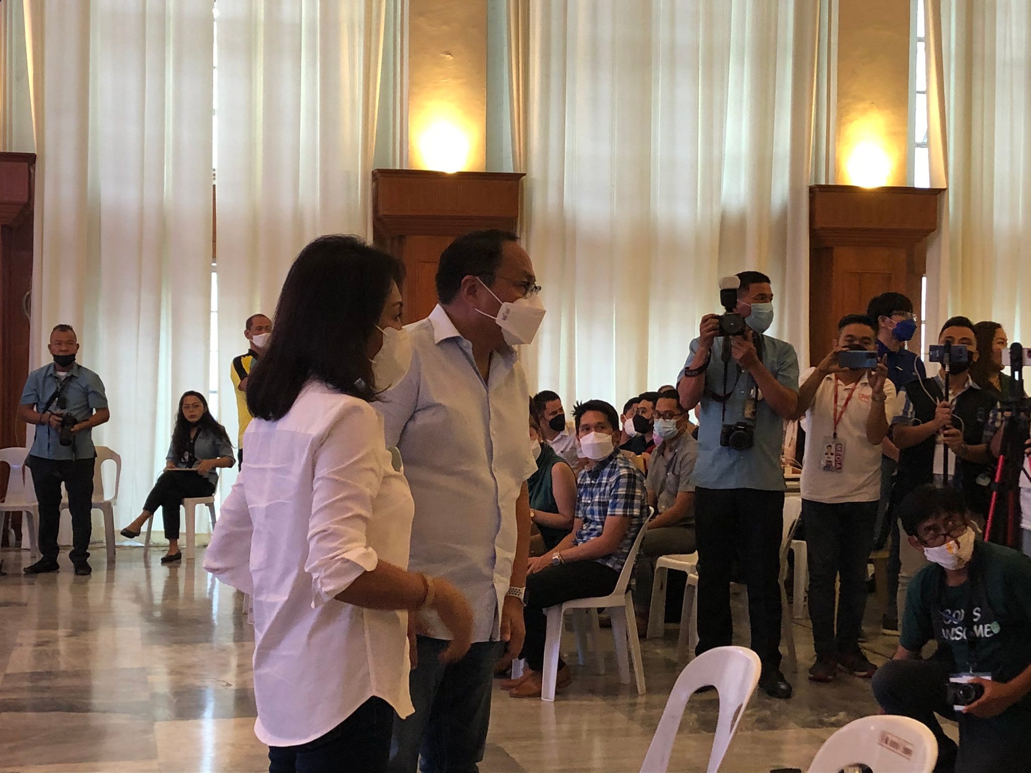 Incumbent Gwen Garcia beats Ace Durano by landslide for Cebu governor