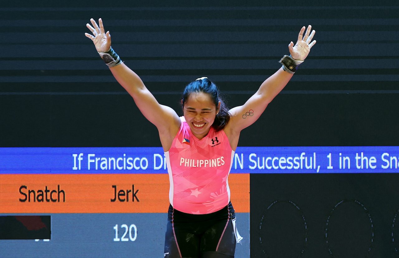 Hidilyn Diaz captures elusive world title, completes golden sweep