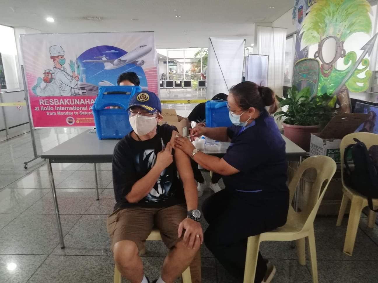 Western Visayas will not follow Cebu in dropping outdoors mask use