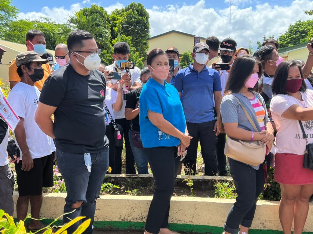 Robredo casts vote in Magarao, Camarines Sur after nearly 2 hours in queue