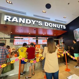 It’s back! Randy’s Donuts in BGC to resume operations